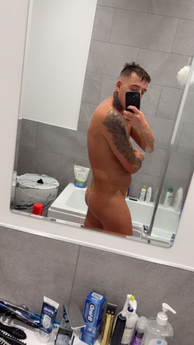 An image in Joshua's male escort portfolio