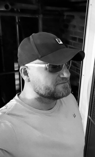 An image in James's male escort portfolio