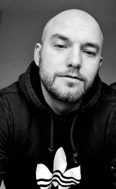 An image in Steven's male escort portfolio
