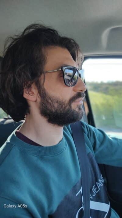 An image in Simone's male escort portfolio